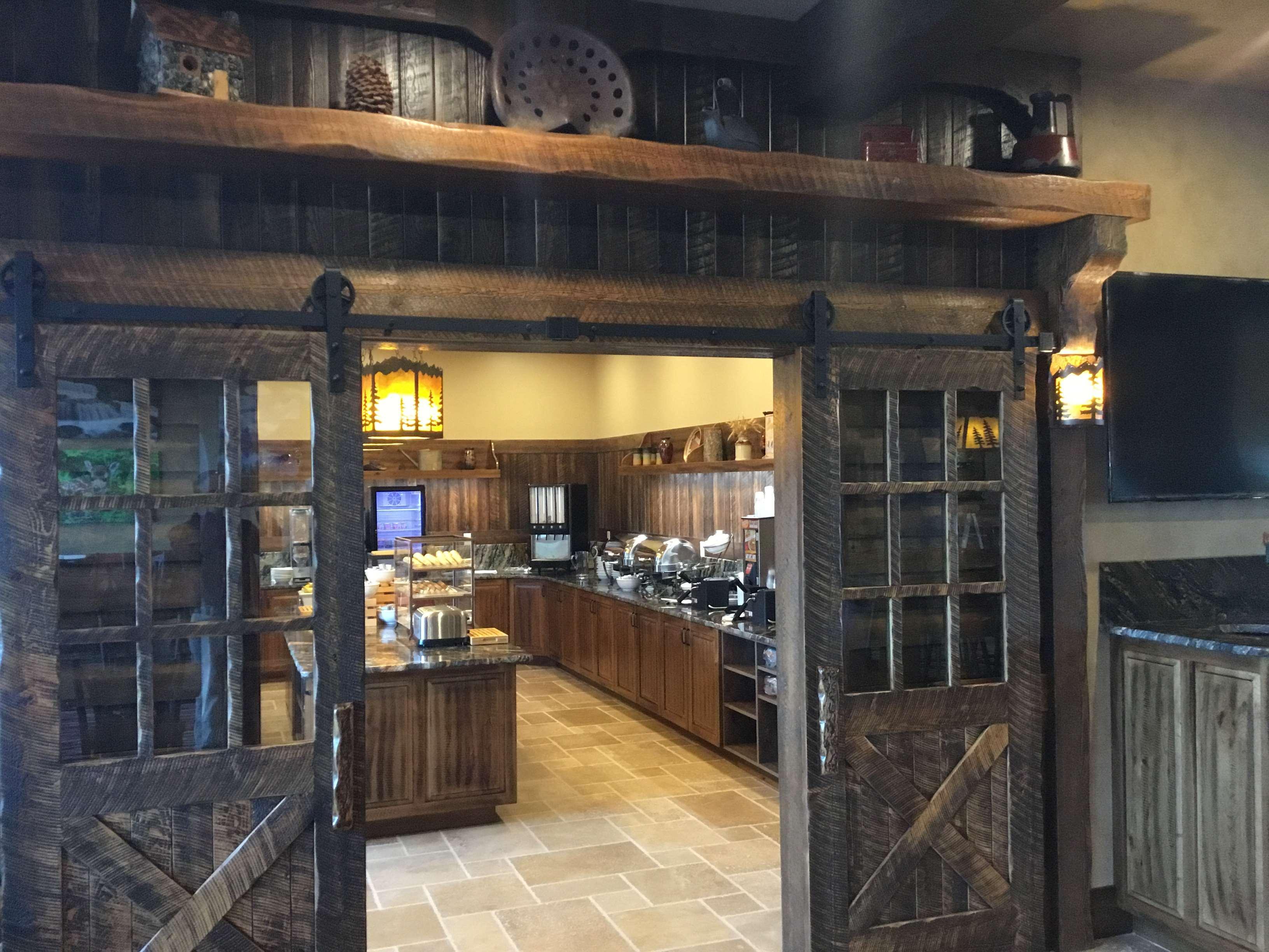 Glacier International Lodge Kalispell Exterior photo